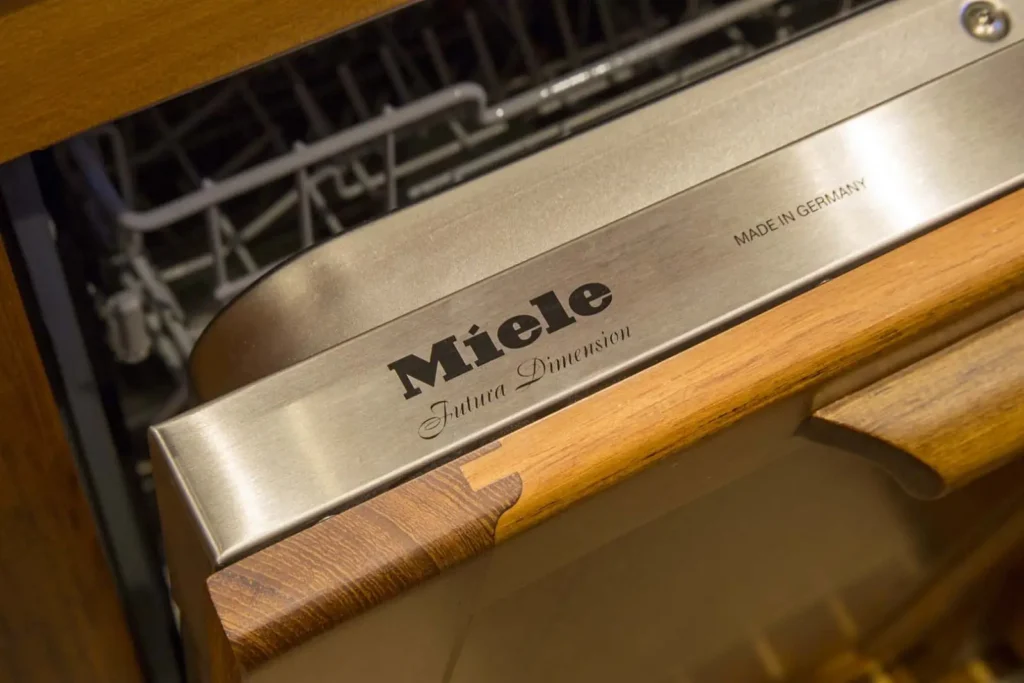 Detail photo of the Fleming 58 / 60