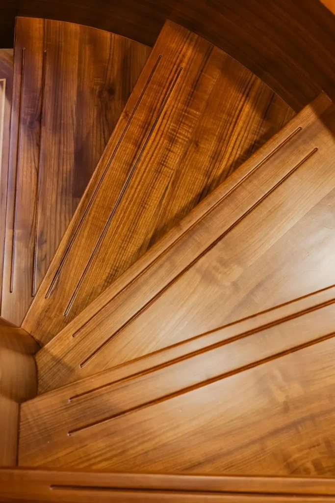 Detail photo of the Fleming 85